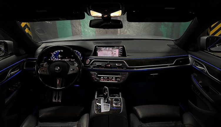 BMW 740I