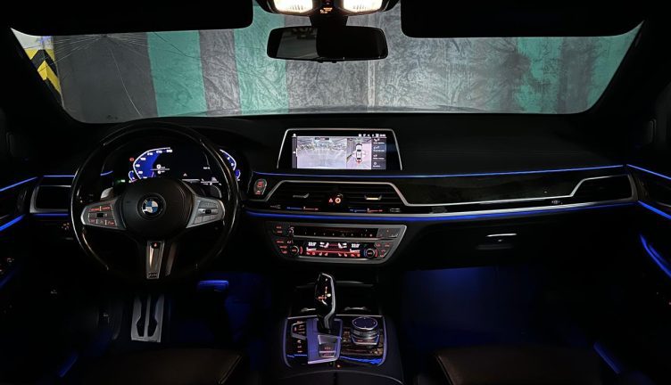 BMW 740I