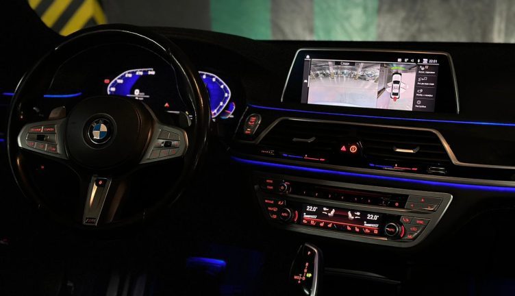 BMW 740I