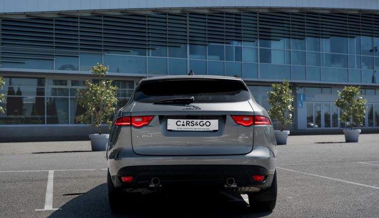 Jaguar F-PACE