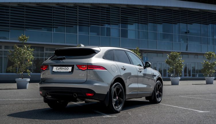 Jaguar F-PACE